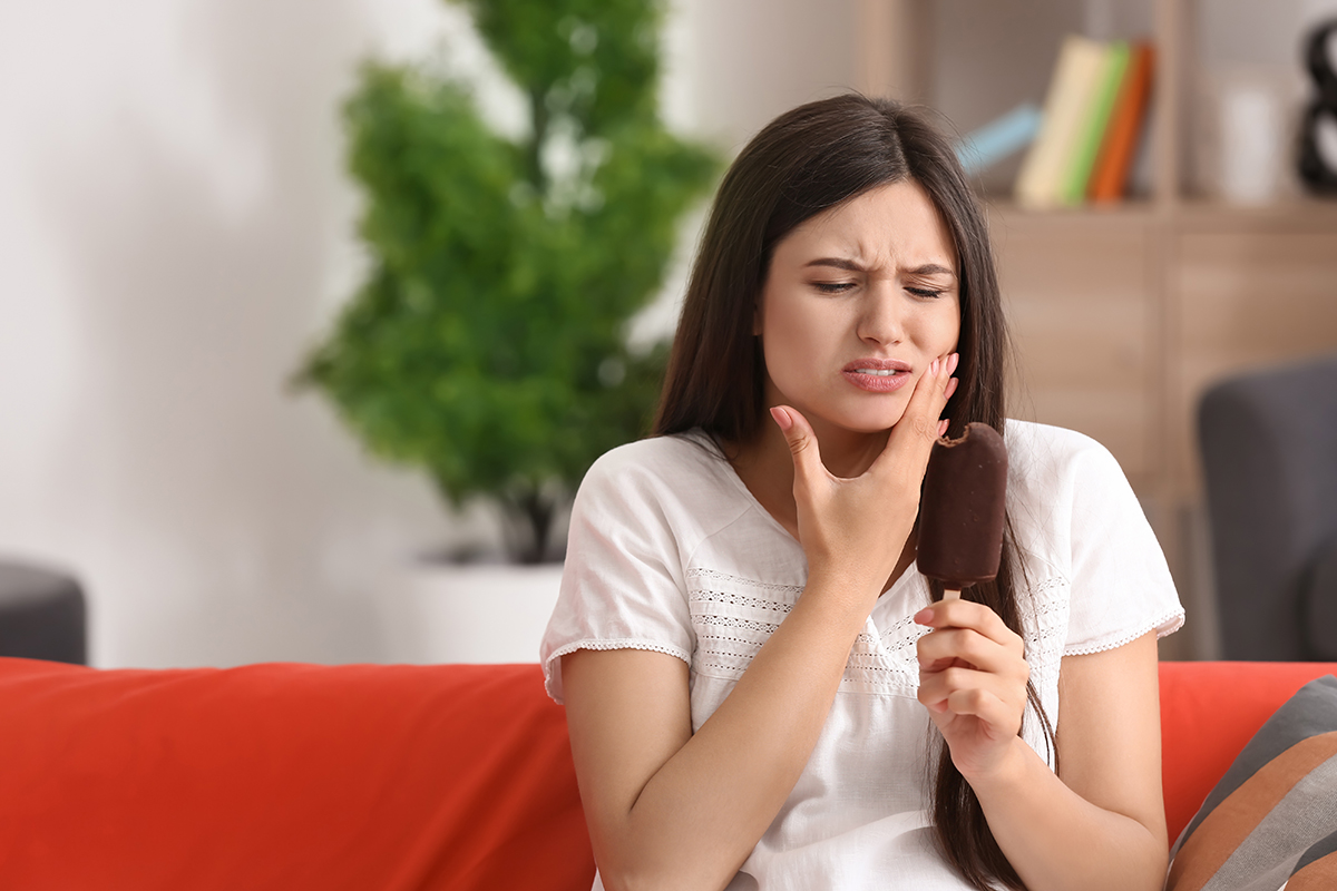 I have a dental emergency woman thinking i have a dental emergency