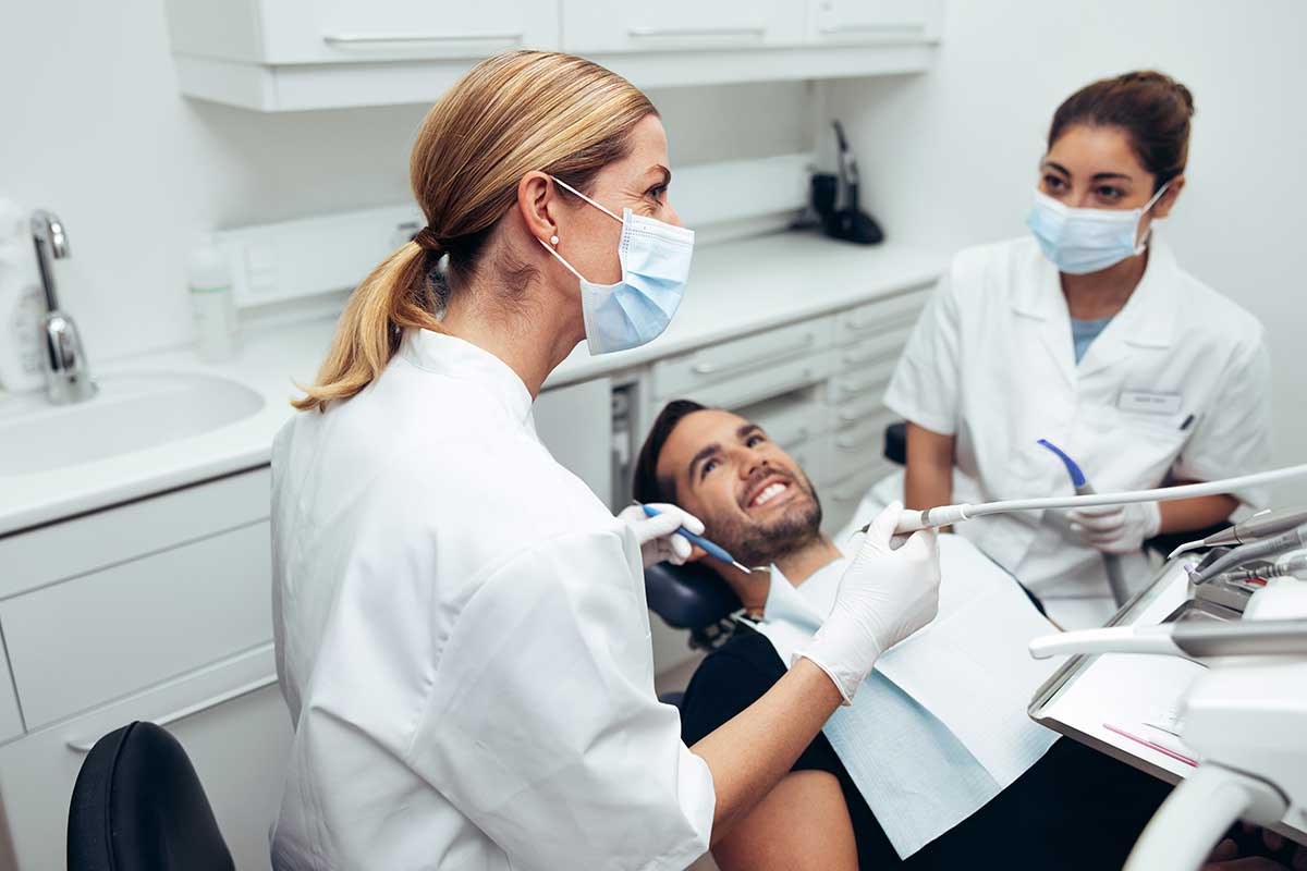 1-3-Benefits-of-Adult-Orthodontic-Services man benefiting from early orthodontic treatment
